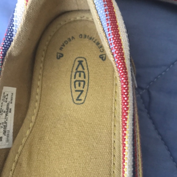 Shoe - Picture 4 of 5